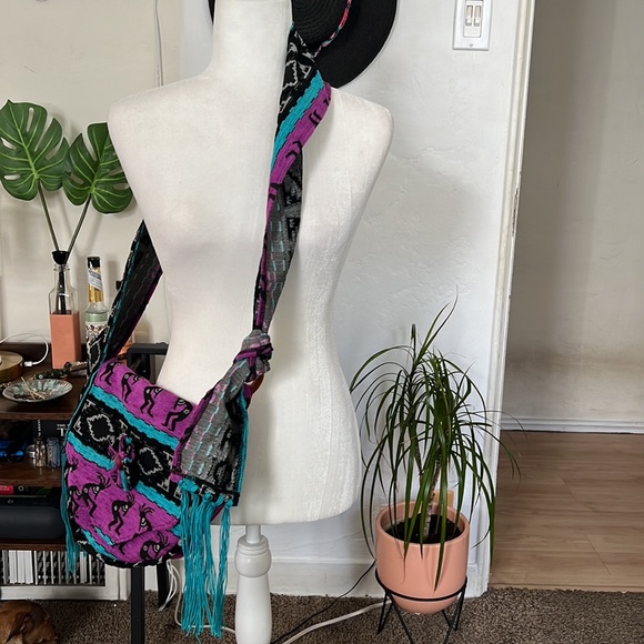 NWOT Purple Blue Tribal Messenger Bag - Adjustable Strap - Picture 5 of 7